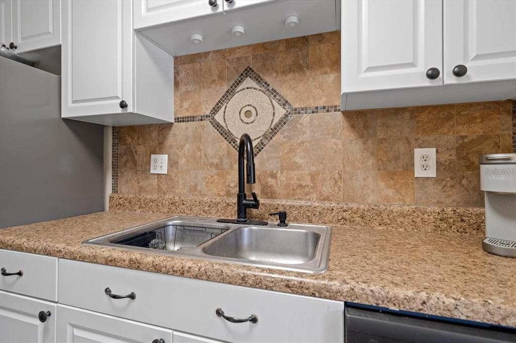 10038 62ND TERRACE N # 17, ST PETERSBURG, FL 33708 — zdjęcie 4