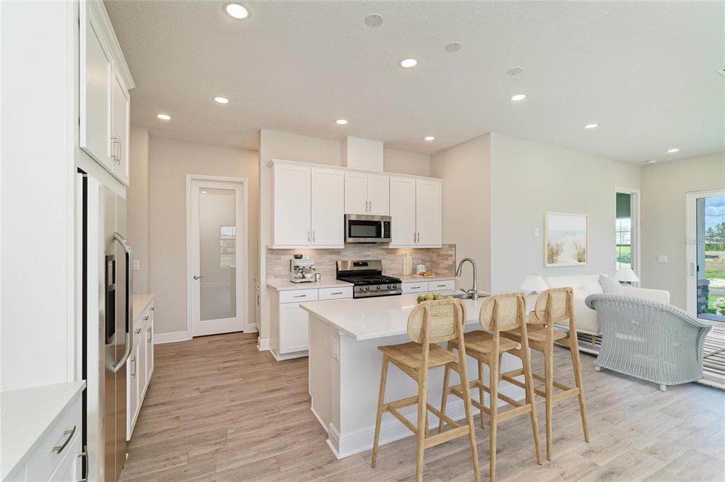 35517 STABLETON LANE, ZEPHYRHILLS, FL 33541 — zdjęcie 2