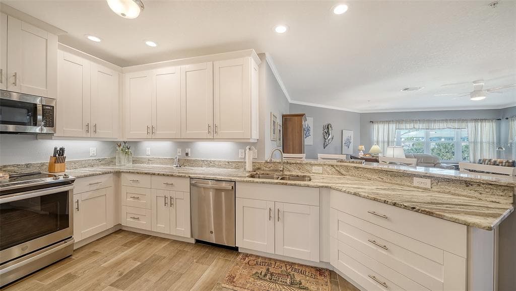7910 34TH AVENUE W # 203, BRADENTON, FL 34209 — zdjęcie 4