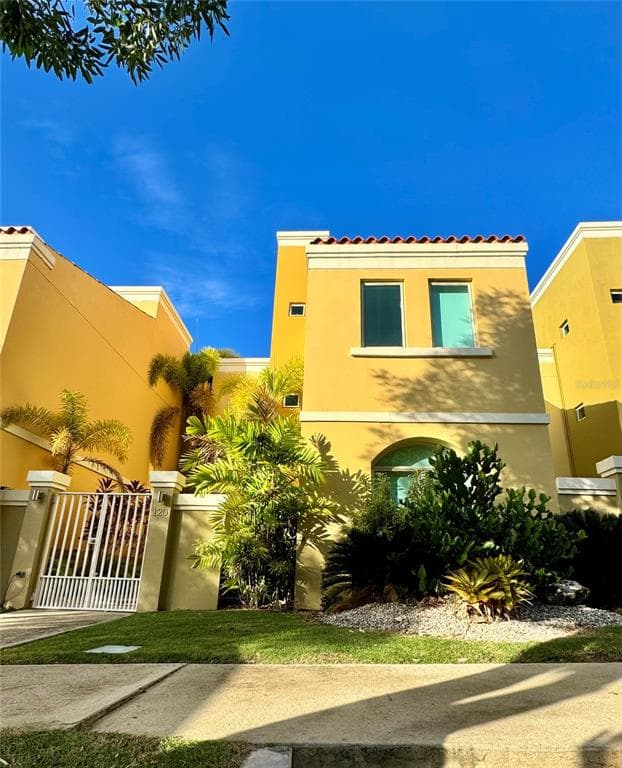 90 CANDELERO DRIVE # 120, HUMACAO, PR 00791
