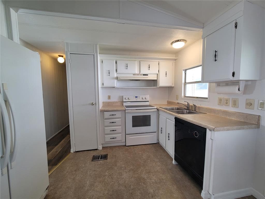7209 EL MEYERS STREET, ZEPHYRHILLS, FL 33541 — zdjęcie 4
