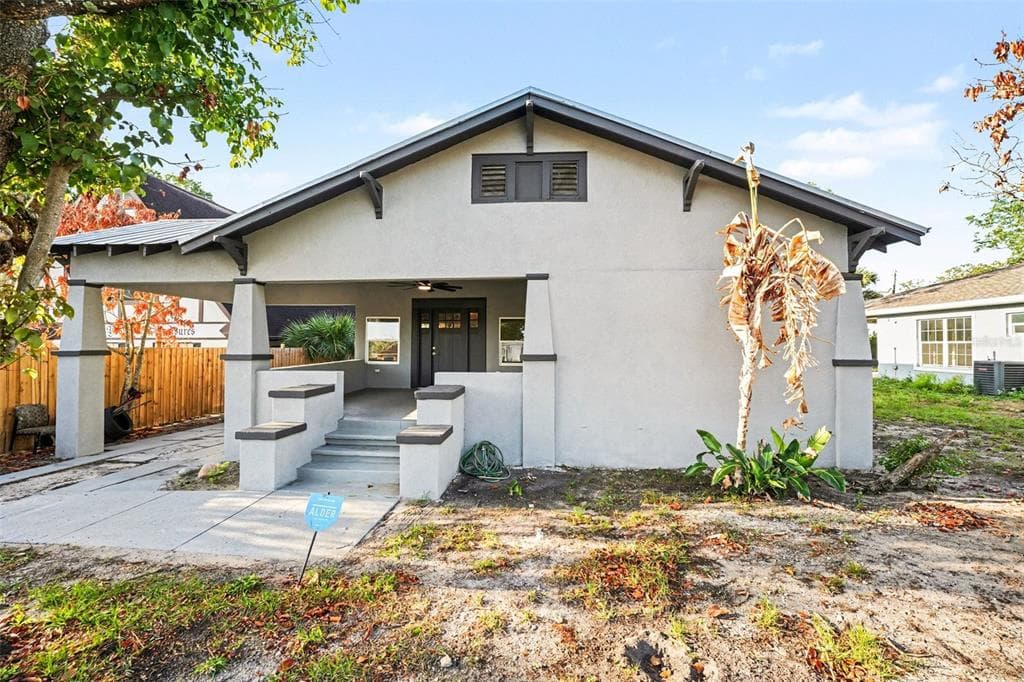 129 W PARK AVENUE, LAKE WALES, FL 33853