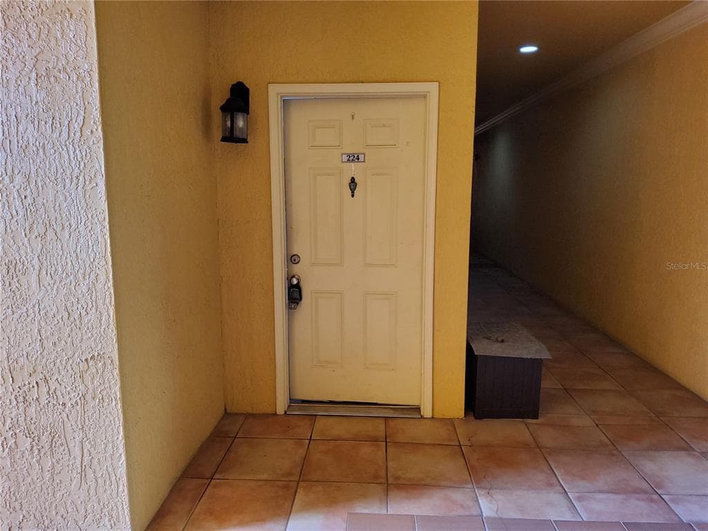 4333 BAYSIDE VILLAGE DRIVE # 224, TAMPA, FL 33615 — zdjęcie 2