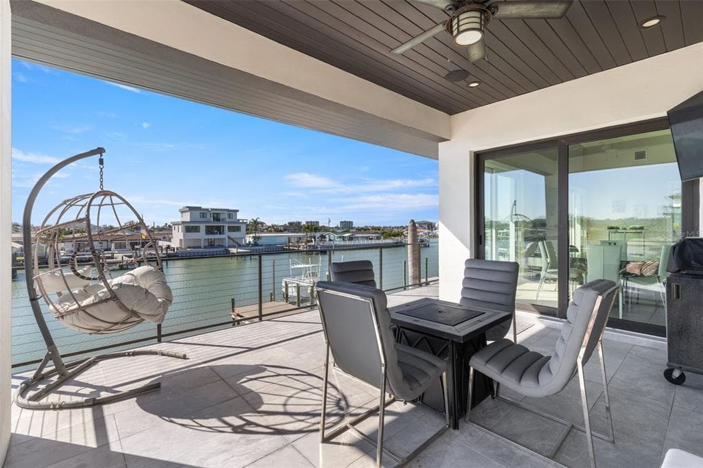 7966 1ST AVENUE S, ST PETERSBURG, FL 33707 — zdjęcie 2