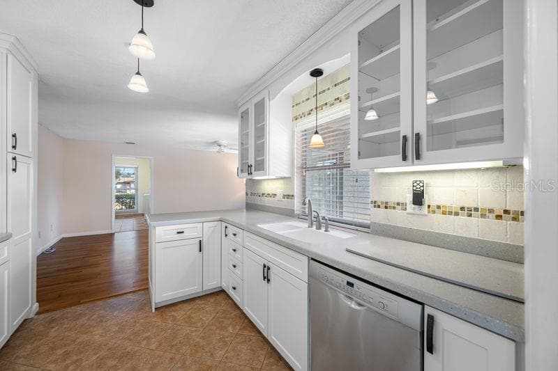 3241 BUCKHORN DR, CLEARWATER, FL 33761 — zdjęcie 4