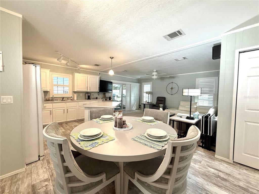 124 E SAINT ANNES CIRCLE, APOLLO BEACH, FL 33572 — zdjęcie 5