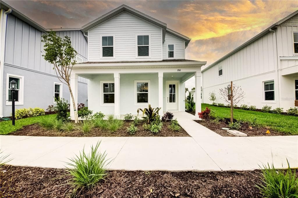 200 EAGLESTON LANE, LAKEWOOD RANCH, FL 34240