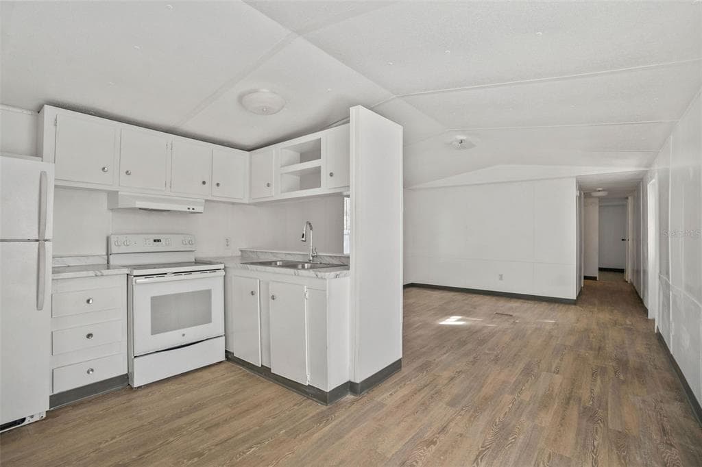 9342 LABELLE STREET, NEW PORT RICHEY, FL 34654 — zdjęcie 4