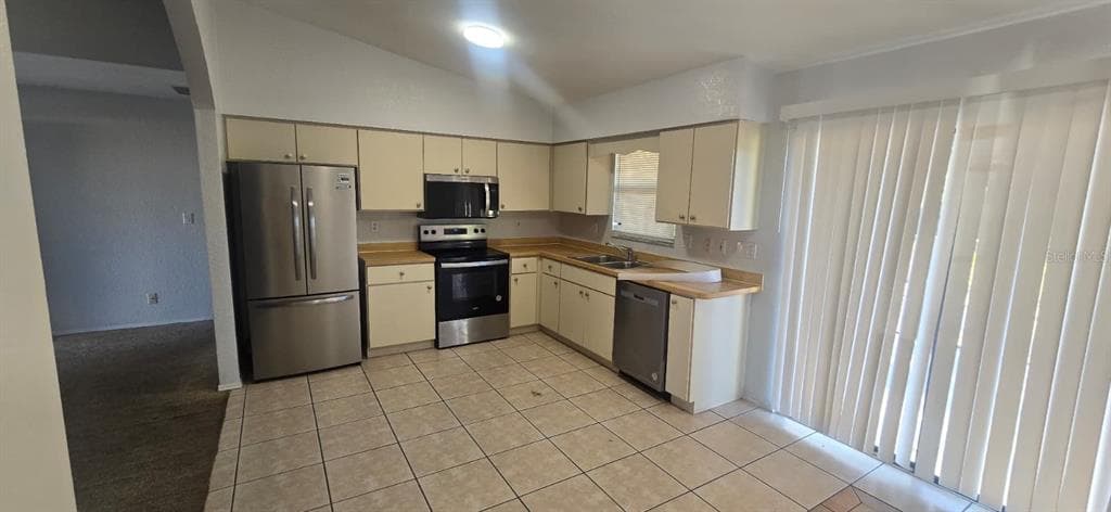 525 ALTOONA STREET NW, PORT CHARLOTTE, FL 33948 — zdjęcie 4