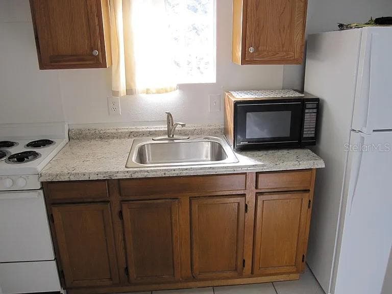 28 N GROSSE AVENUE # C, TARPON SPRINGS, FL 34689 — zdjęcie 3