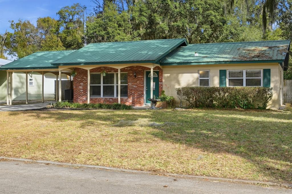 133 CRESTWOOD AVENUE, PALATKA, FL 32177