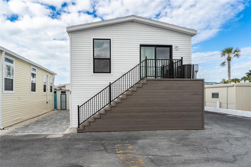3710 GULF OF MEXICO DRIVE # F2, LONGBOAT KEY, FL 34228