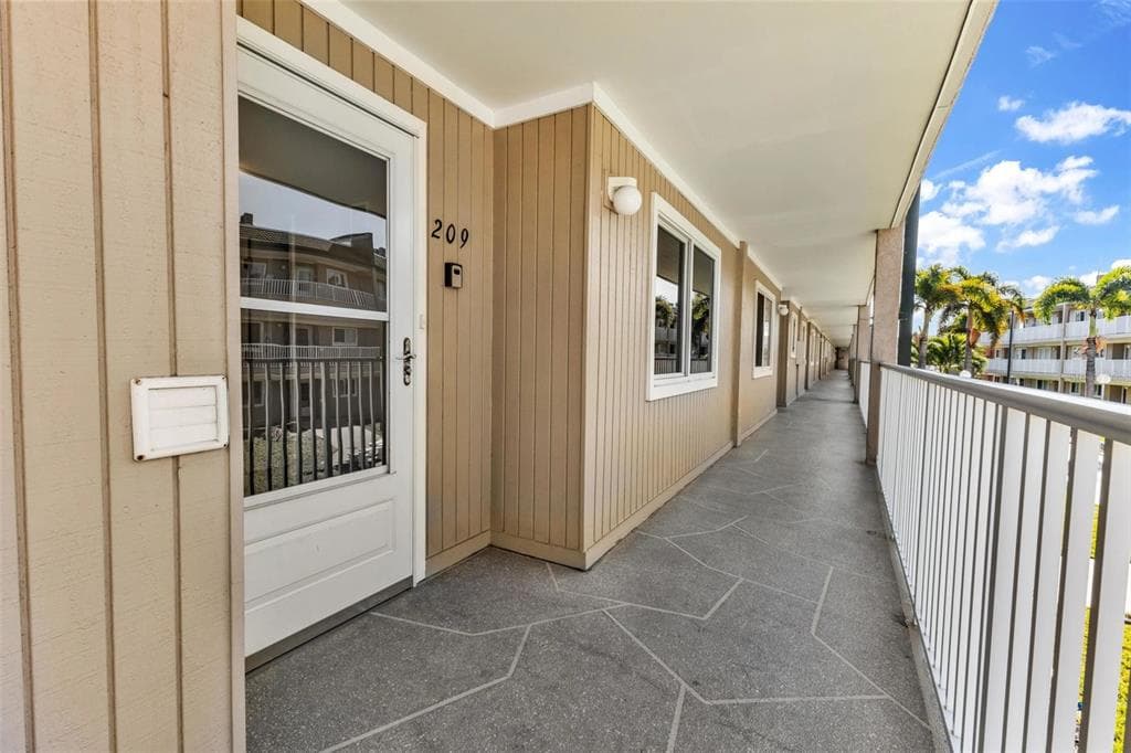 150 HARBORSIDE AVENUE # 209, PUNTA GORDA, FL 33950 — zdjęcie 3