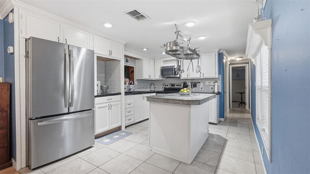 10565 BESSEMER STREET, NEW PORT RICHEY, FL 34654 — zdjęcie 4