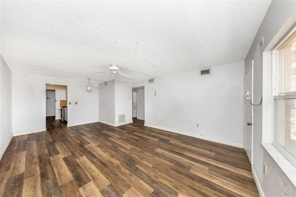 10032 65TH AVENUE N # 9, ST PETERSBURG, FL 33708 — zdjęcie 4