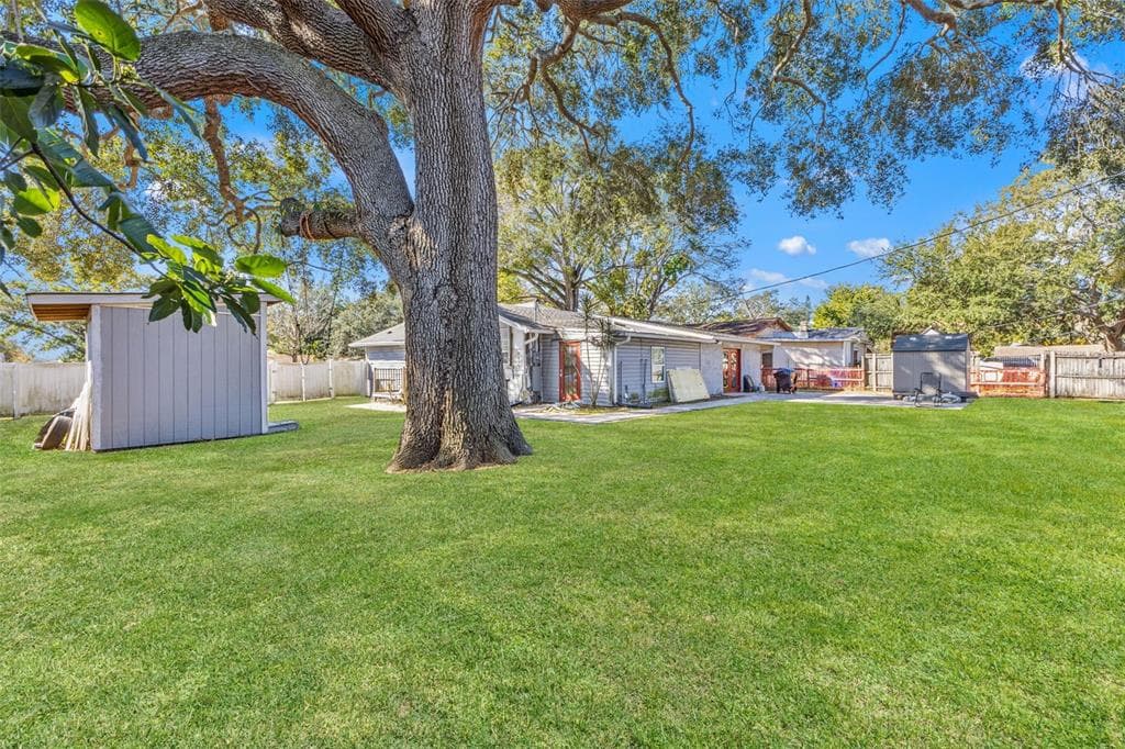 1747 26TH AVENUE N, ST PETERSBURG, FL 33713 — zdjęcie 4