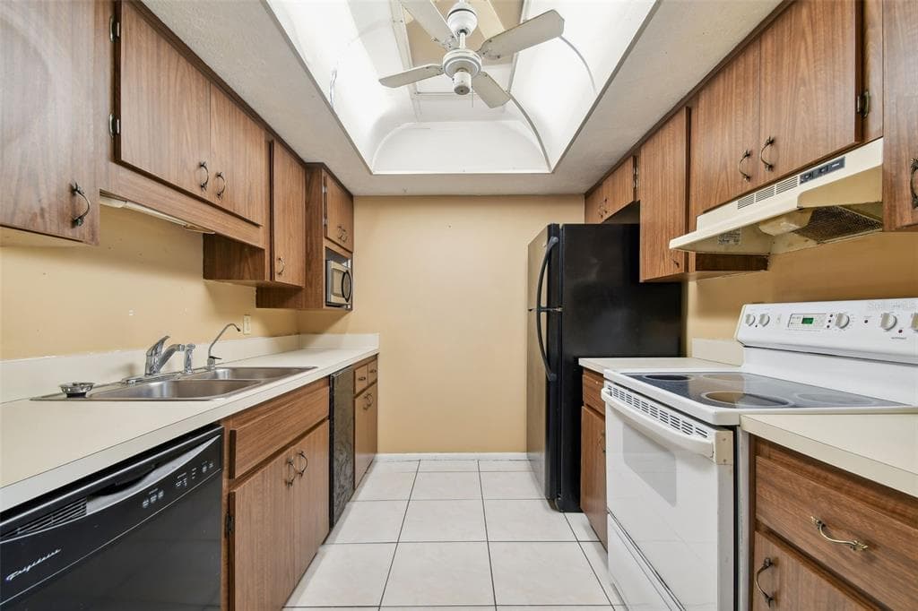 645 N KEENE ROAD # D, CLEARWATER, FL 33755 — zdjęcie 2