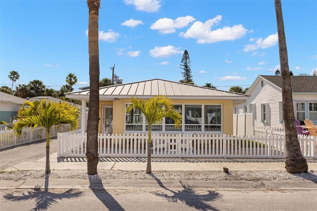 108 11TH AVENUE, ST PETE BEACH, FL 33706 — zdjęcie 4