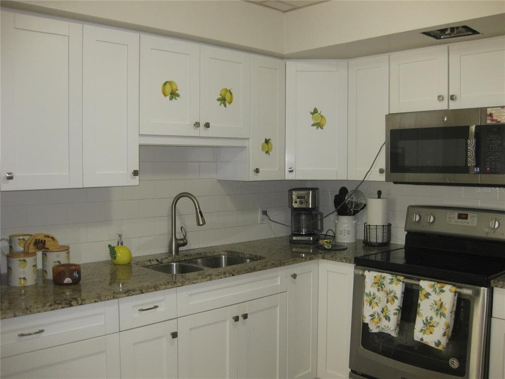 5860 43RD TERRACE N # 1518, KENNETH CITY, FL 33709 — zdjęcie 5