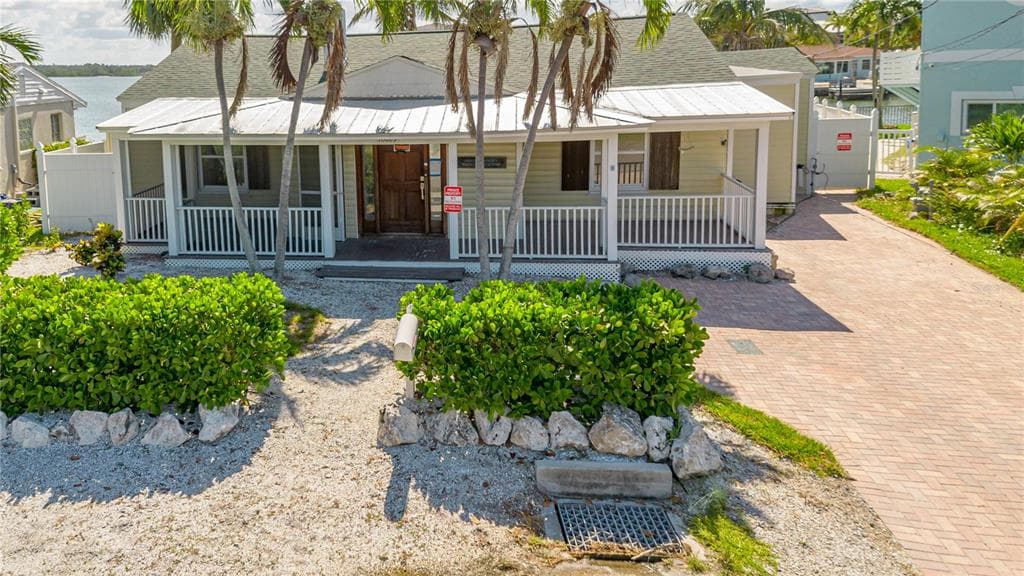 16029 REDINGTON DRIVE, REDINGTON BEACH, FL 33708 — zdjęcie 2