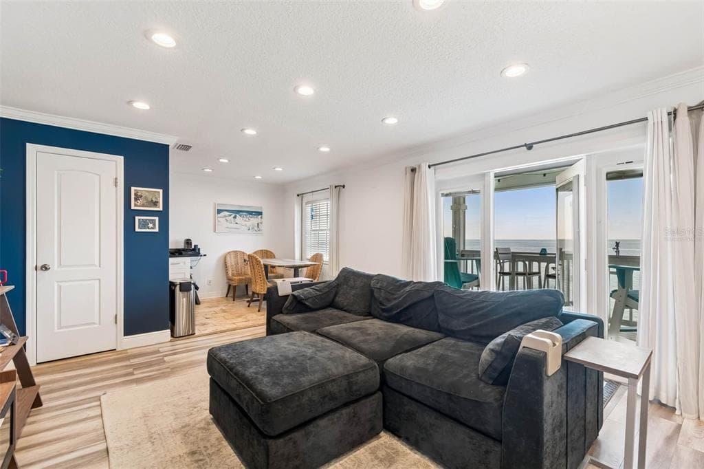 5110 COQUINA KEY DRIVE SE # C, ST PETERSBURG, FL 33705 — zdjęcie 3
