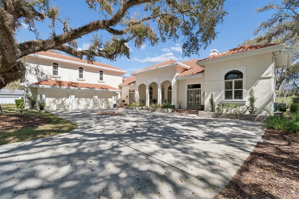 5212 GOLF LINKS BOULEVARD, ZEPHYRHILLS, FL 33541