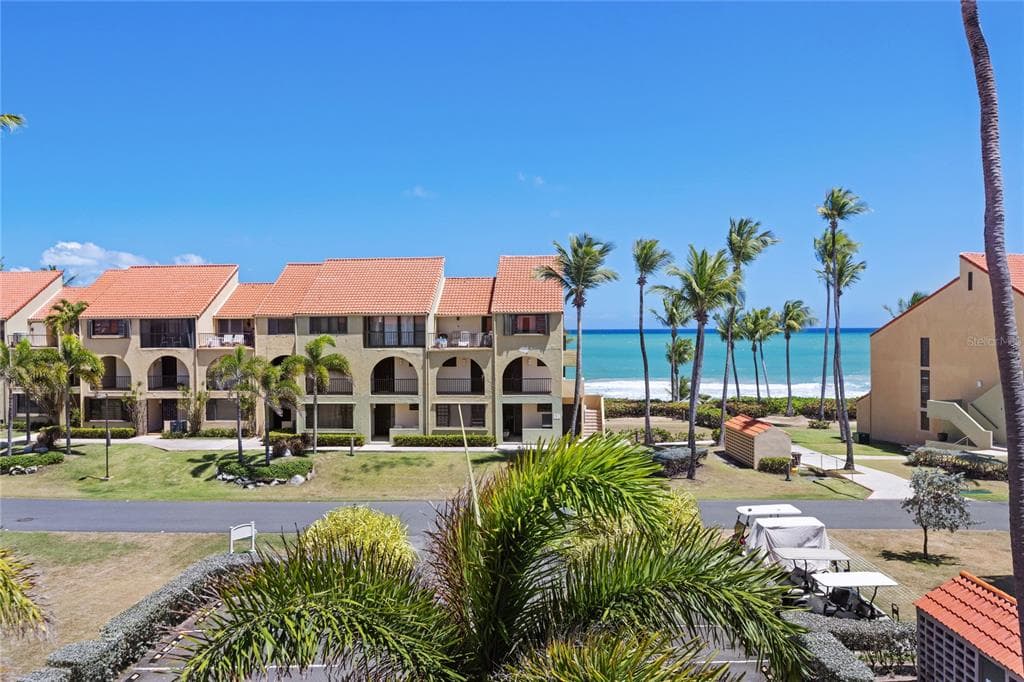 . BEACH VILLAGE # 128, HUMACAO, PR 00791