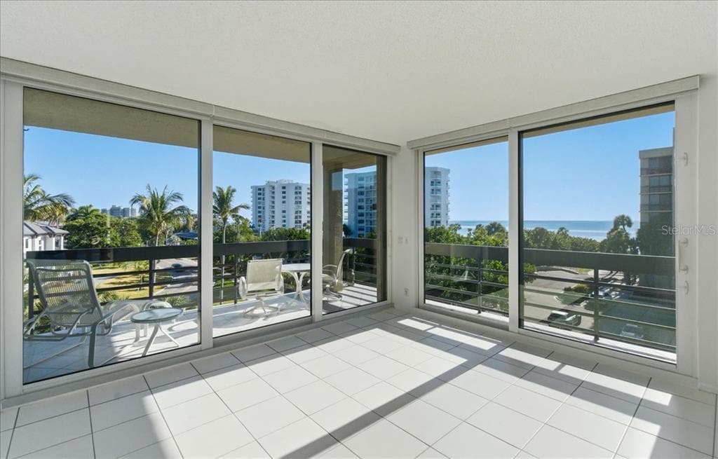1065 GULF OF MEXICO DRIVE # 305, LONGBOAT KEY, FL 34228 — zdjęcie 2