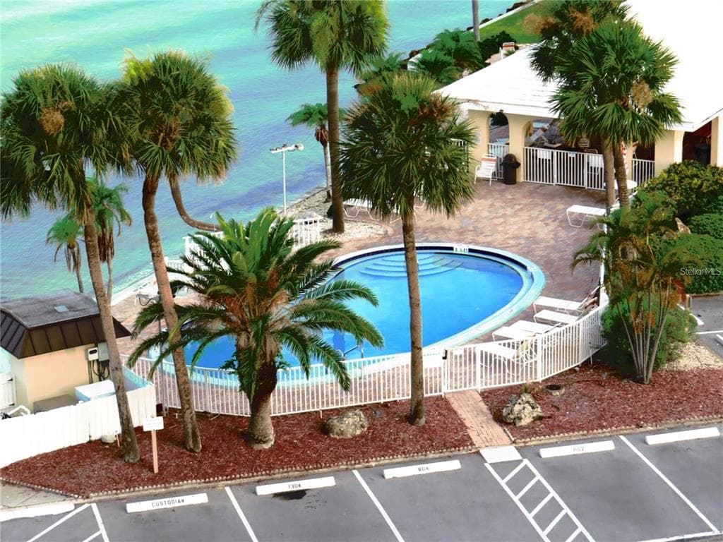 4550 COVE CIRCLE # 106, ST PETERSBURG, FL 33708 — zdjęcie 3