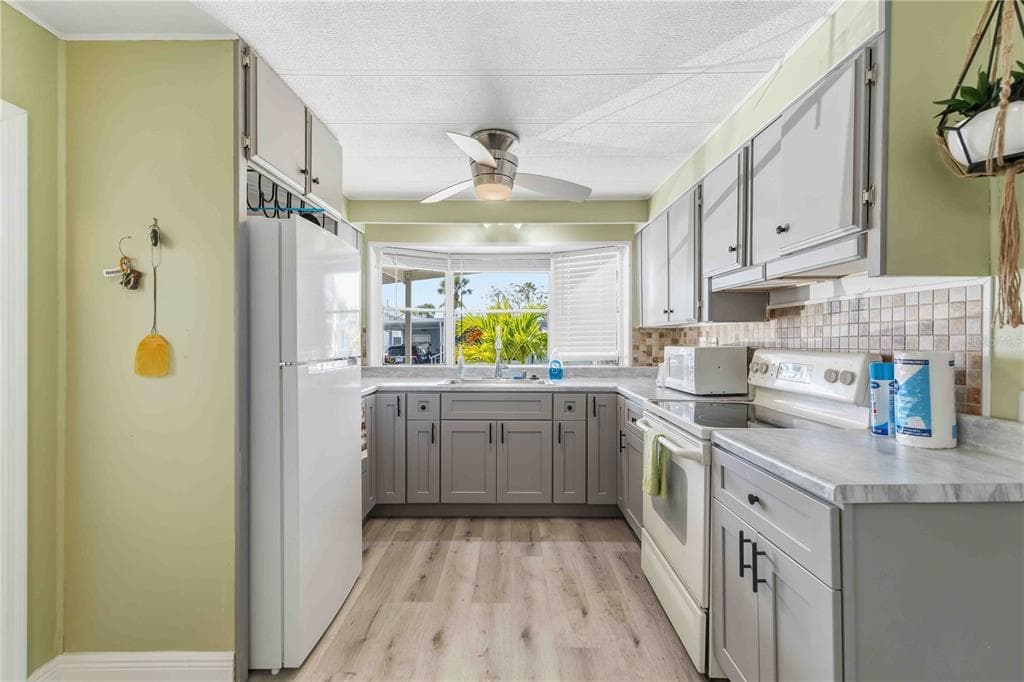 10303 BURNT STORE ROAD # 54, PUNTA GORDA, FL 33950 — zdjęcie 5