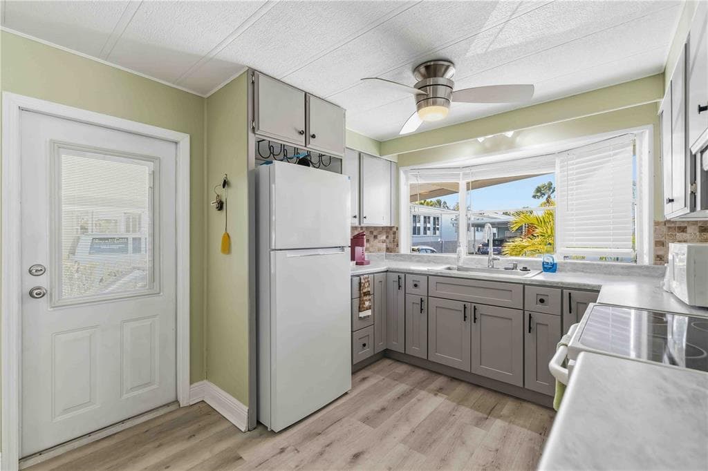10303 BURNT STORE ROAD # 54, PUNTA GORDA, FL 33950 — zdjęcie 4