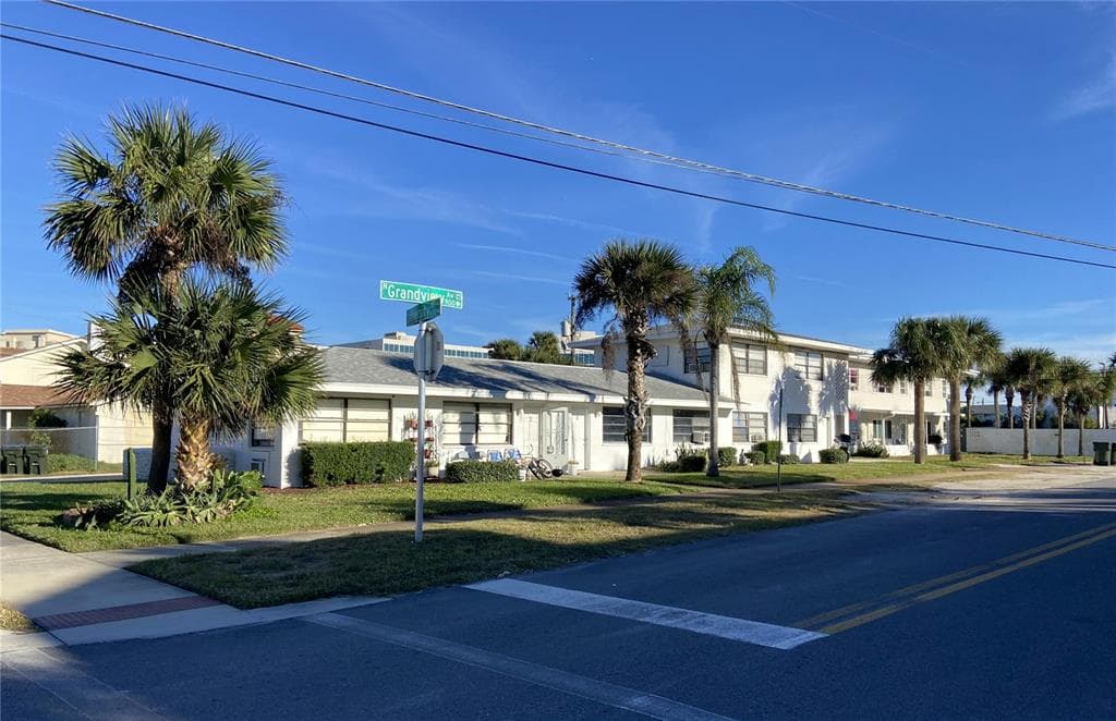 938 N GRANDVIEW AVENUE, DAYTONA BEACH, FL 32118
