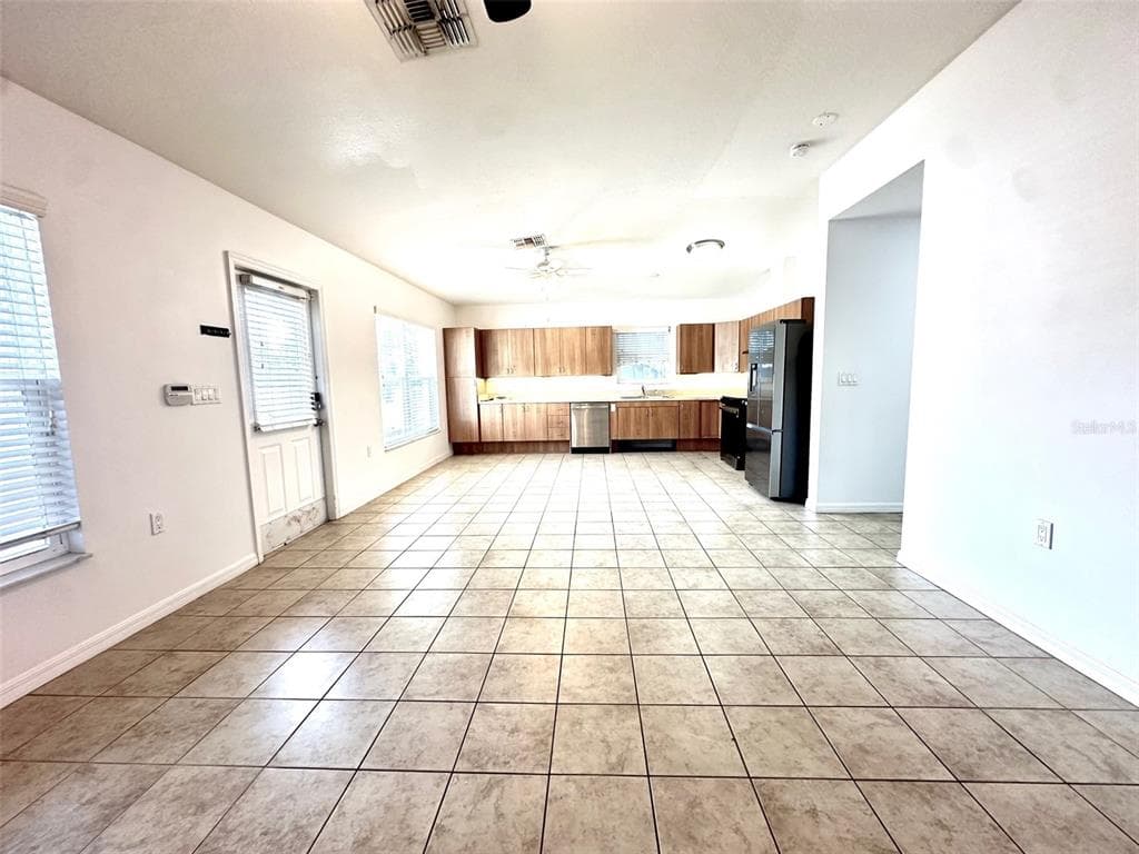 1121 DR MARTIN LUTHER KING JR STREET S, ST PETERSBURG, FL 33705 — zdjęcie 5