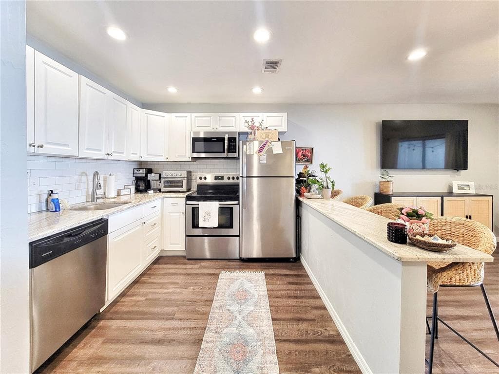 2830 SW 14TH DRIVE, GAINESVILLE, FL 32608 — zdjęcie 4