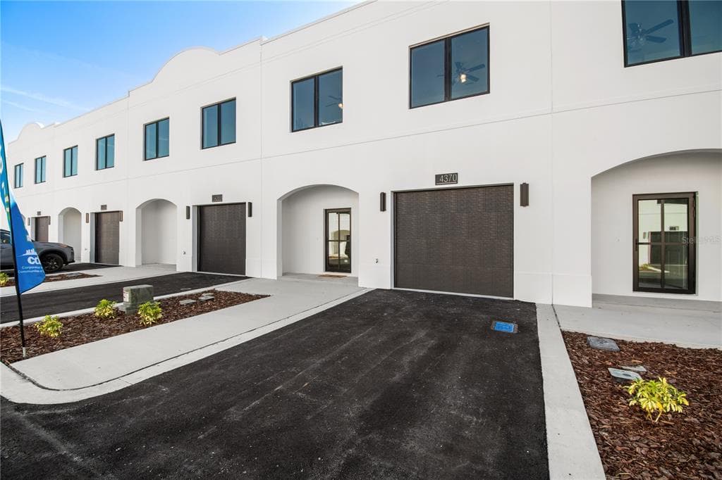 4348 CAMBIO GARDENS COURT, TAMPA, FL 33610 — zdjęcie 3