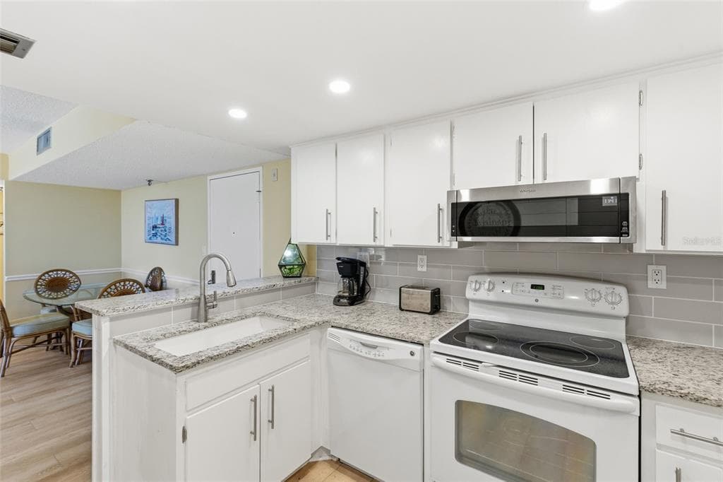 3006 CARING WAY # 224, PORT CHARLOTTE, FL 33952 — zdjęcie 5
