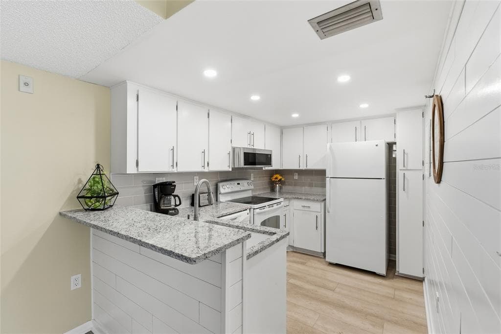 3006 CARING WAY # 224, PORT CHARLOTTE, FL 33952 — zdjęcie 4
