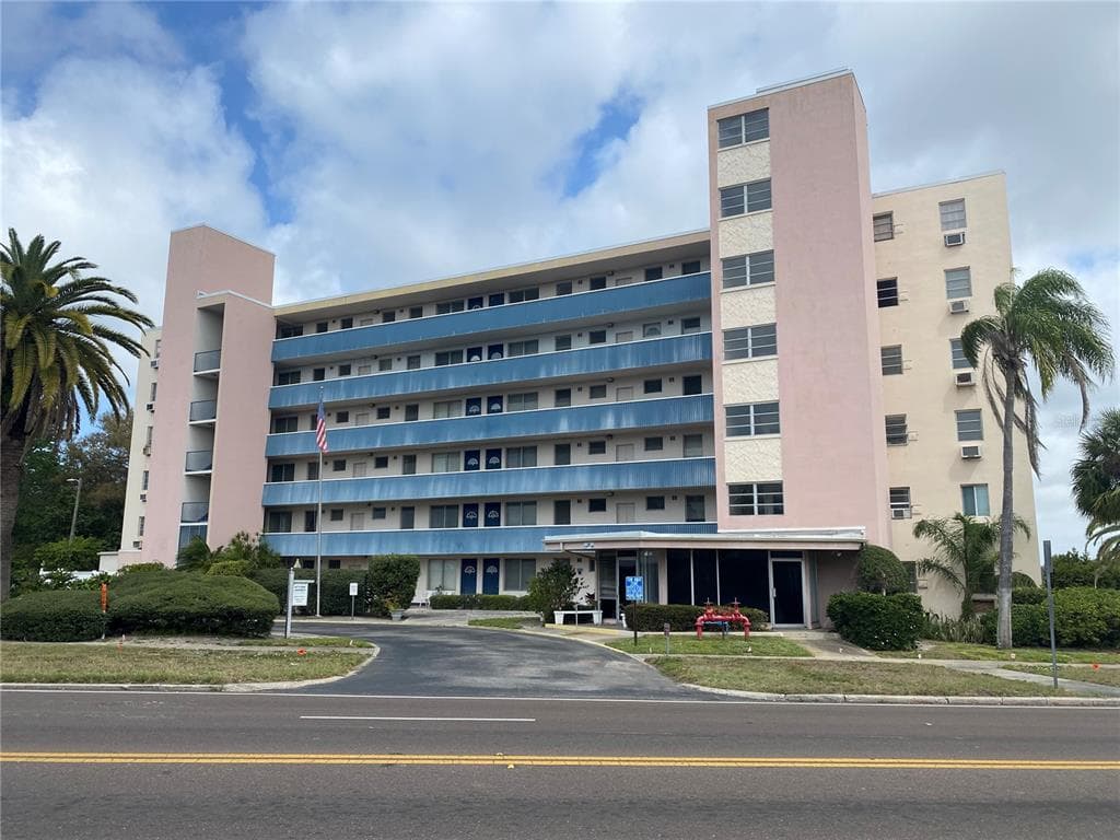200 N BETTY LANE # 3E, CLEARWATER, FL 33755