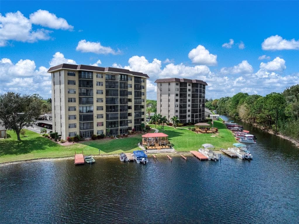 117 COUNTRY CLUB DRIVE # 204, LAKE PLACID, FL 33852
