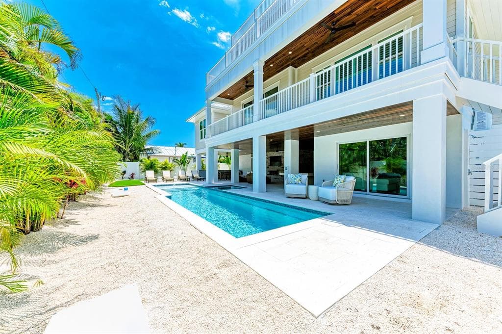 215 83RD STREET, HOLMES BEACH, FL 34217 — zdjęcie 2