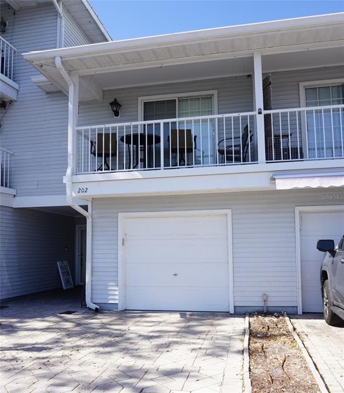 2051 VISTA DEL SOL CIRCLE # 202, LUTZ, FL 33558