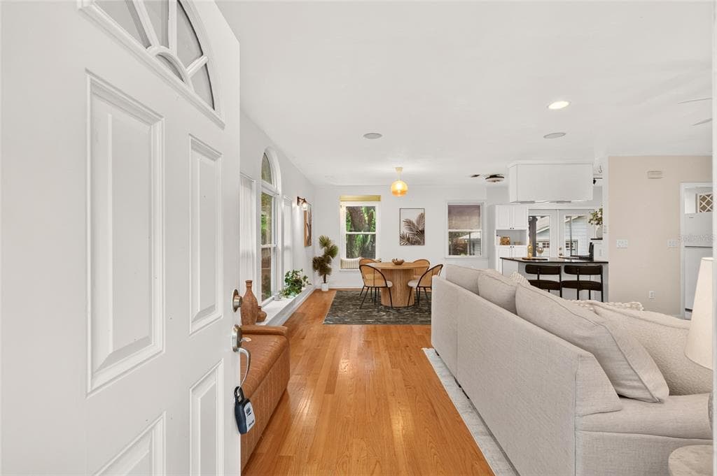 929 NE 7TH AVENUE, GAINESVILLE, FL 32601 — zdjęcie 4