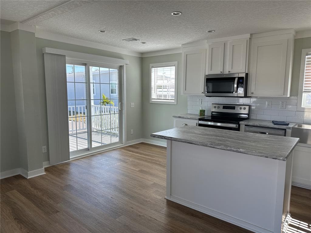 330 TRAILORAMA DRIVE, NORTH PORT, FL 34287 — zdjęcie 4