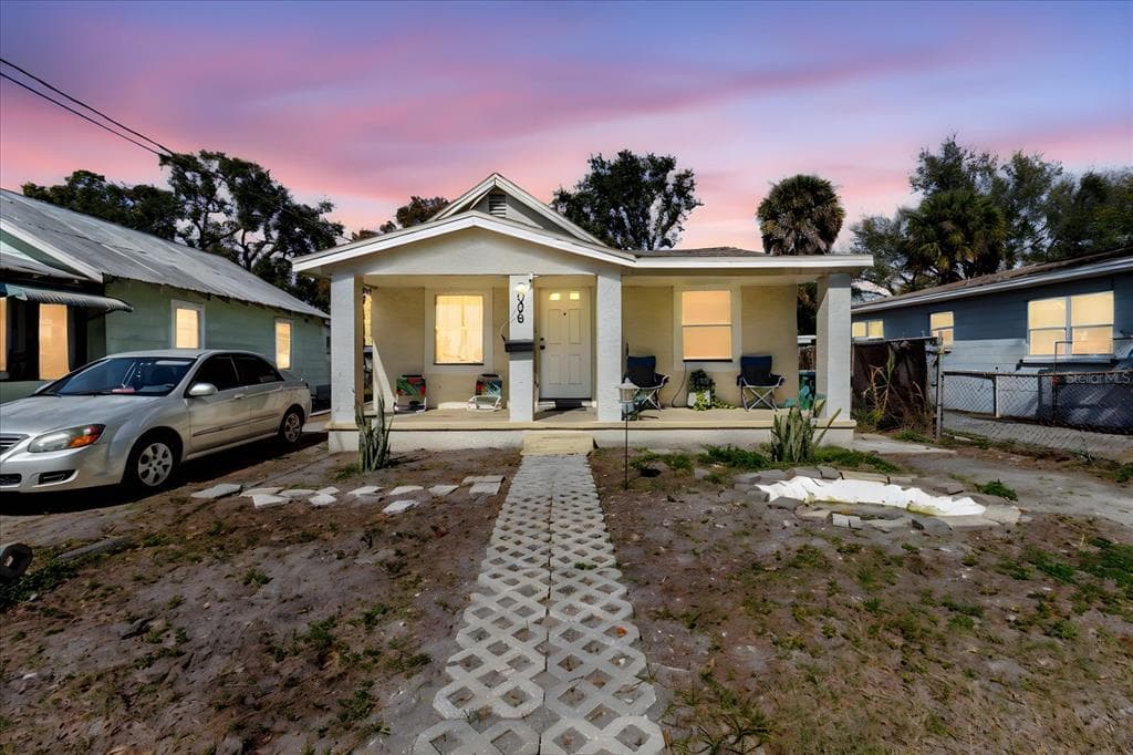 2006 STUART STREET, TAMPA, FL 33605