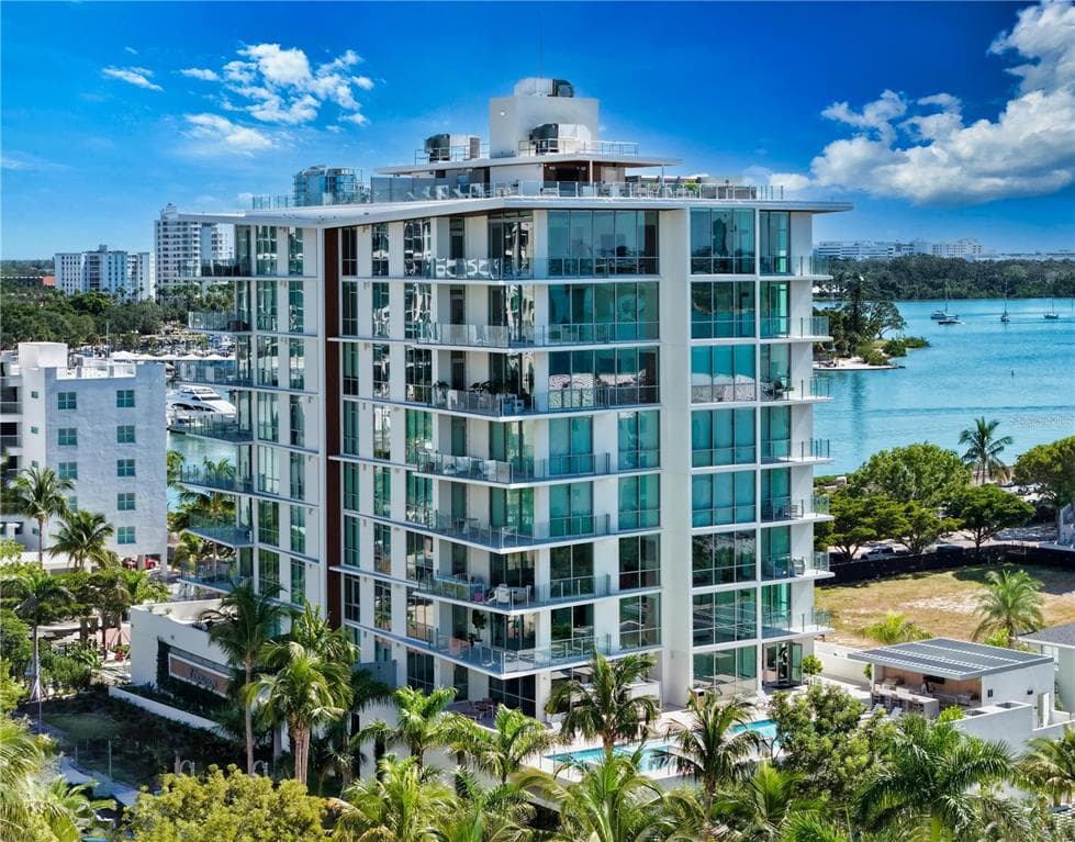 111 GOLDEN GATE # 403, SARASOTA, FL 34236