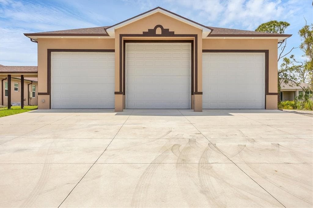 8183 DELAND STREET, PORT CHARLOTTE, FL 33981 — zdjęcie 2