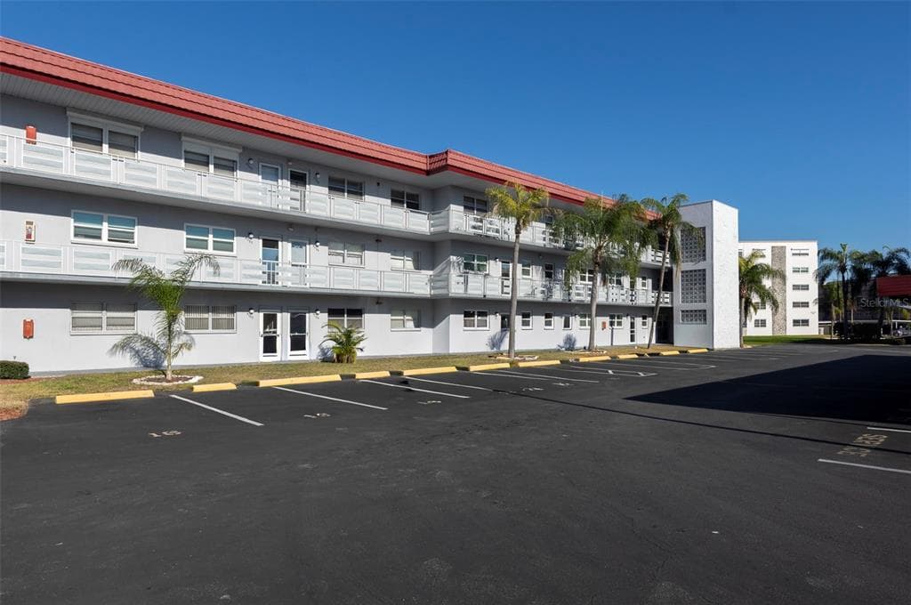 5660 80TH STREET N # A202, ST PETERSBURG, FL 33709 — zdjęcie 3