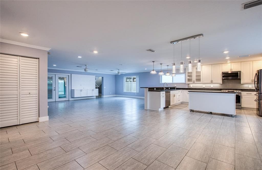 6408 7TH AVENUE N, ST PETERSBURG, FL 33710 — zdjęcie 4