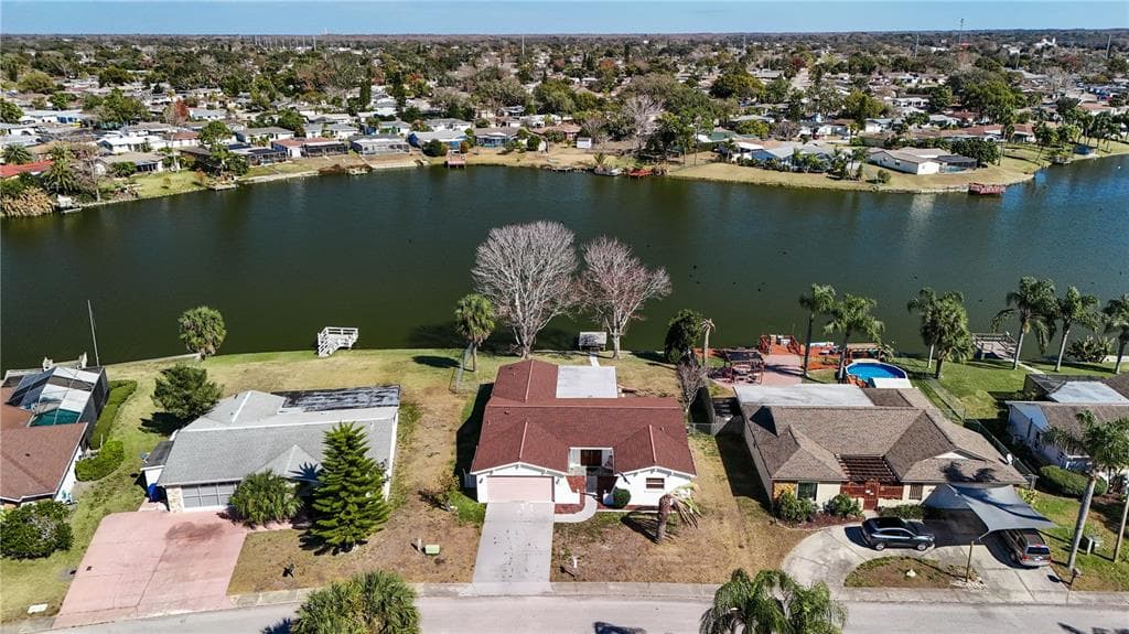 9616 LAKE CHRISTINA LANE, PORT RICHEY, FL 34668