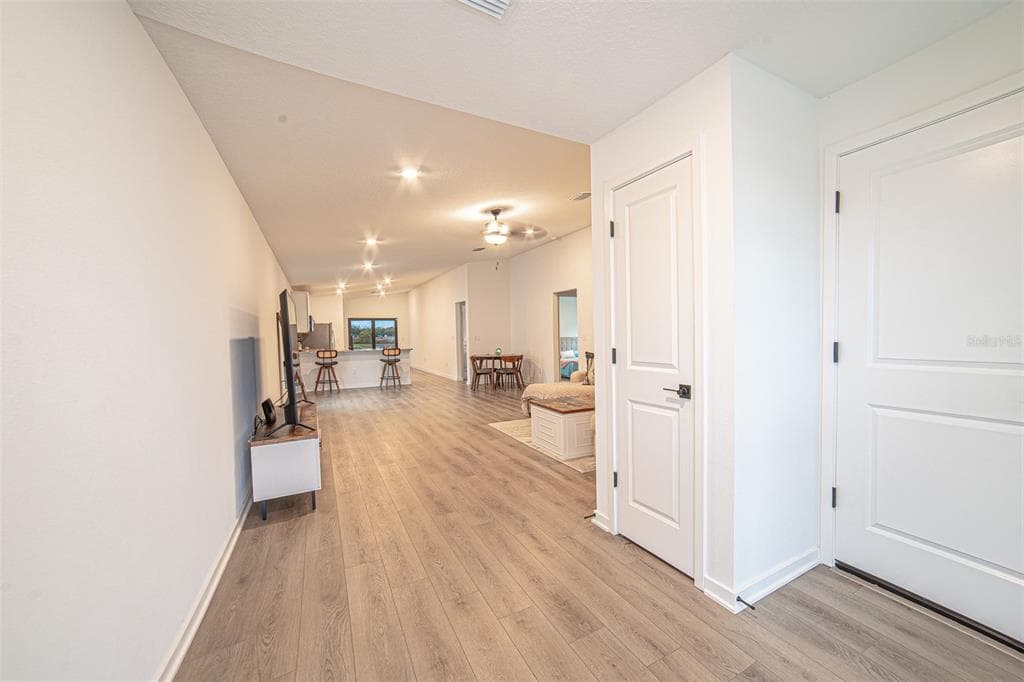1375 AHOY AVENUE, TAMPA, FL 33619 — zdjęcie 3